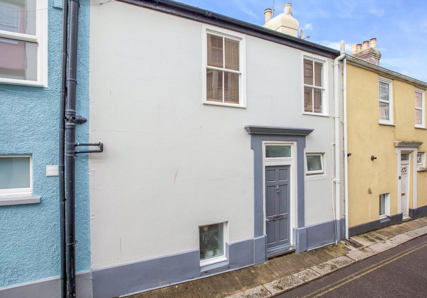 Delightful homes for sale in Dartmouth